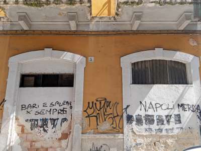 ...e locali completamente murati